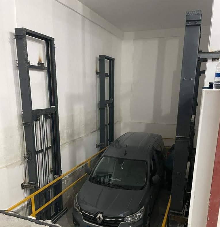 Monte-voiture pour parking — réalisation GELCO