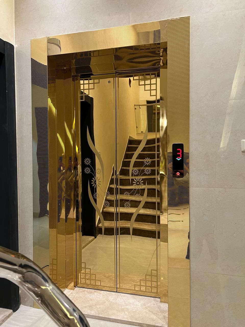 Seuils, coulisseaux & suspentes — Portes & seuils pour ascenseurs, GELCO